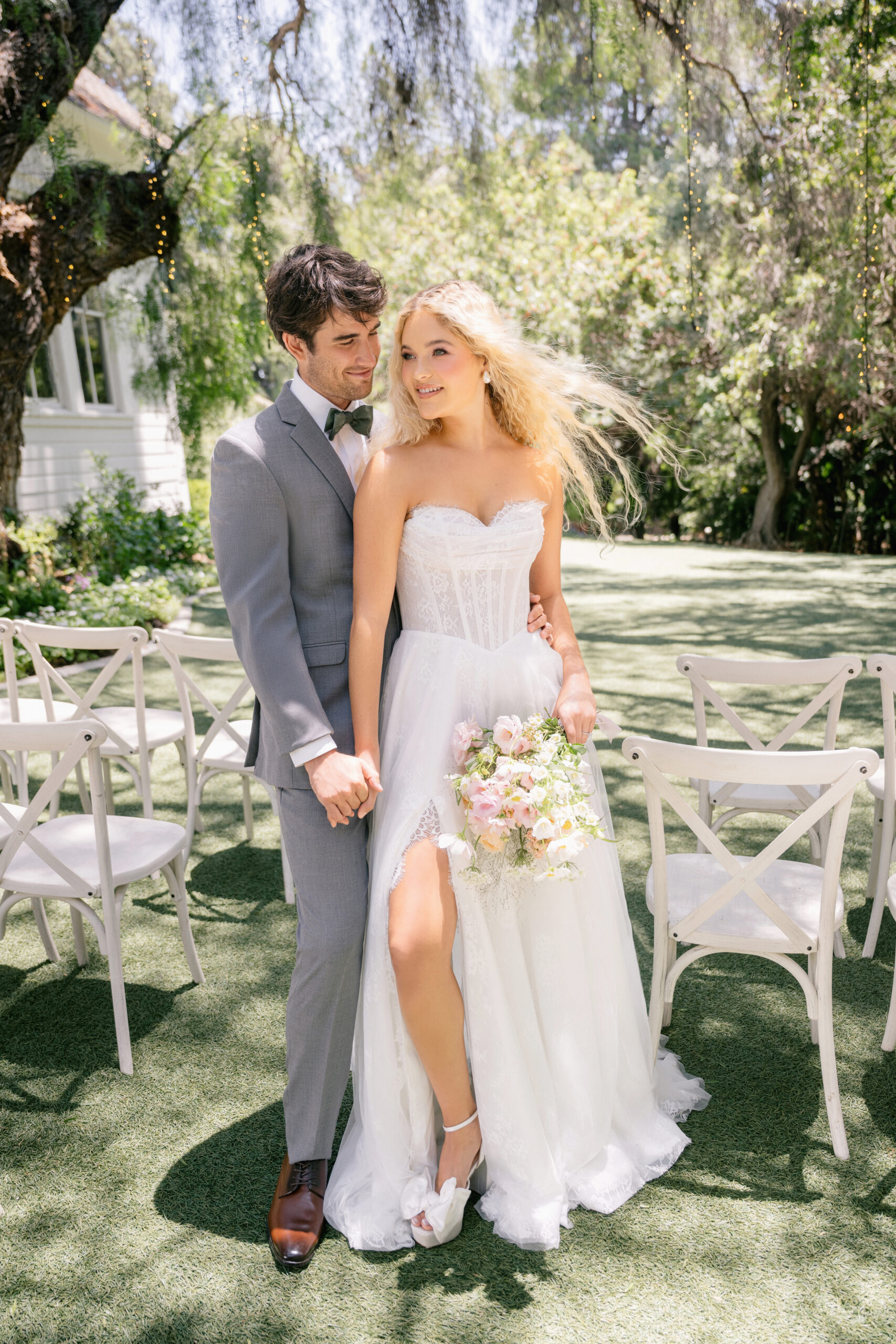 R3901 10 Fabric is Chantilly lace, Tulle, silhouette is A-line, neckline is Sweetheart, sleeve style is Strapless, train is Chapel, waistline is Basque, embellishment is Eyelash lace trim, back is Zipper (invisible), color is Ivory, style is Romantic, Ethereal, High slit, Layered tulle